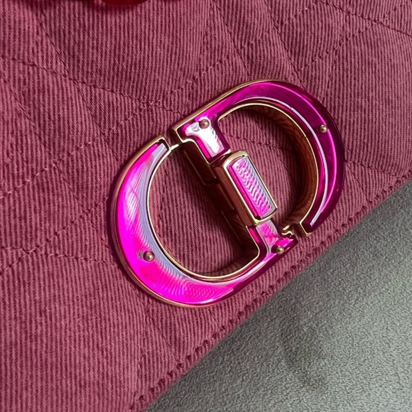 Christian Dior Macrocannage Caro Crossbody Medium Pink Denim - Picture 3 of 15